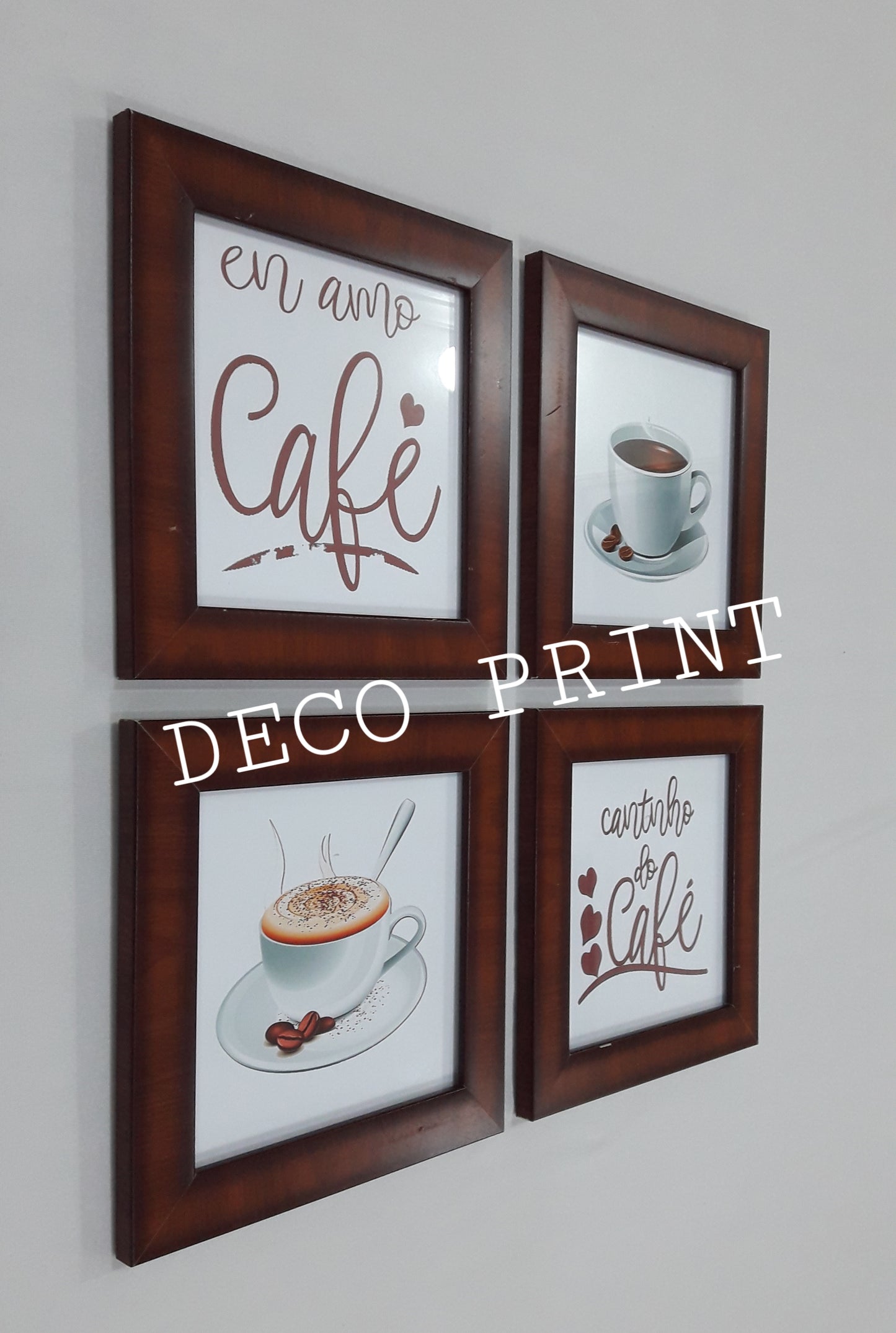 تابلوهات مقاهي بواجهة زجاج أنيقة