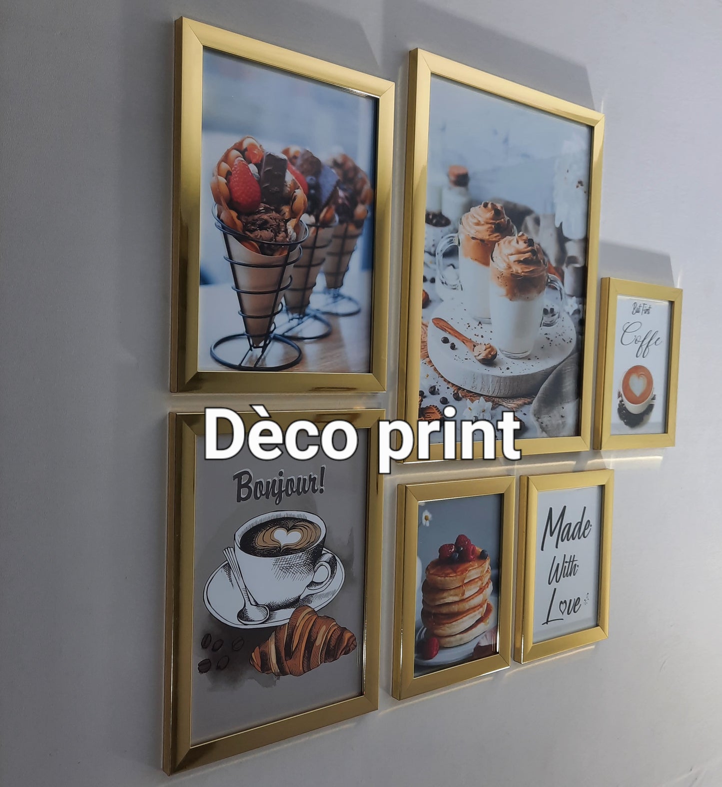 تابلوهات مقاهي بواجهة زجاج أنيقة