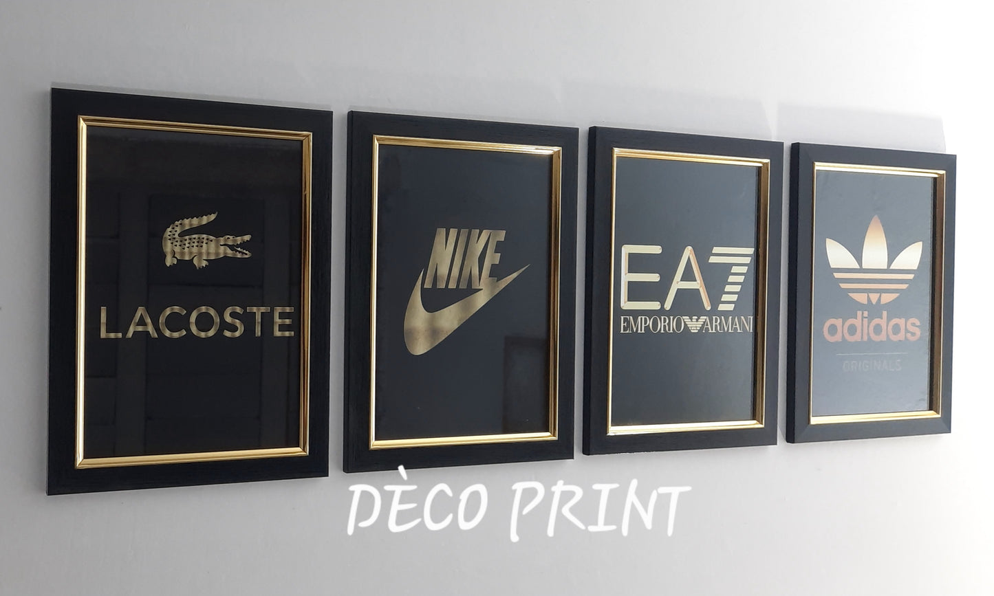 لوحات جدارية خاصة بمحلات الملابس