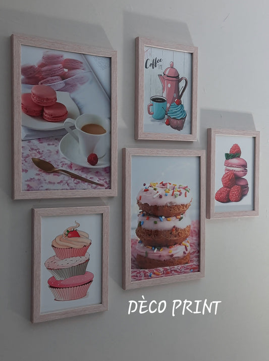 تابلوهات حلويات وباتيسري بواجهة زجاج 🍰