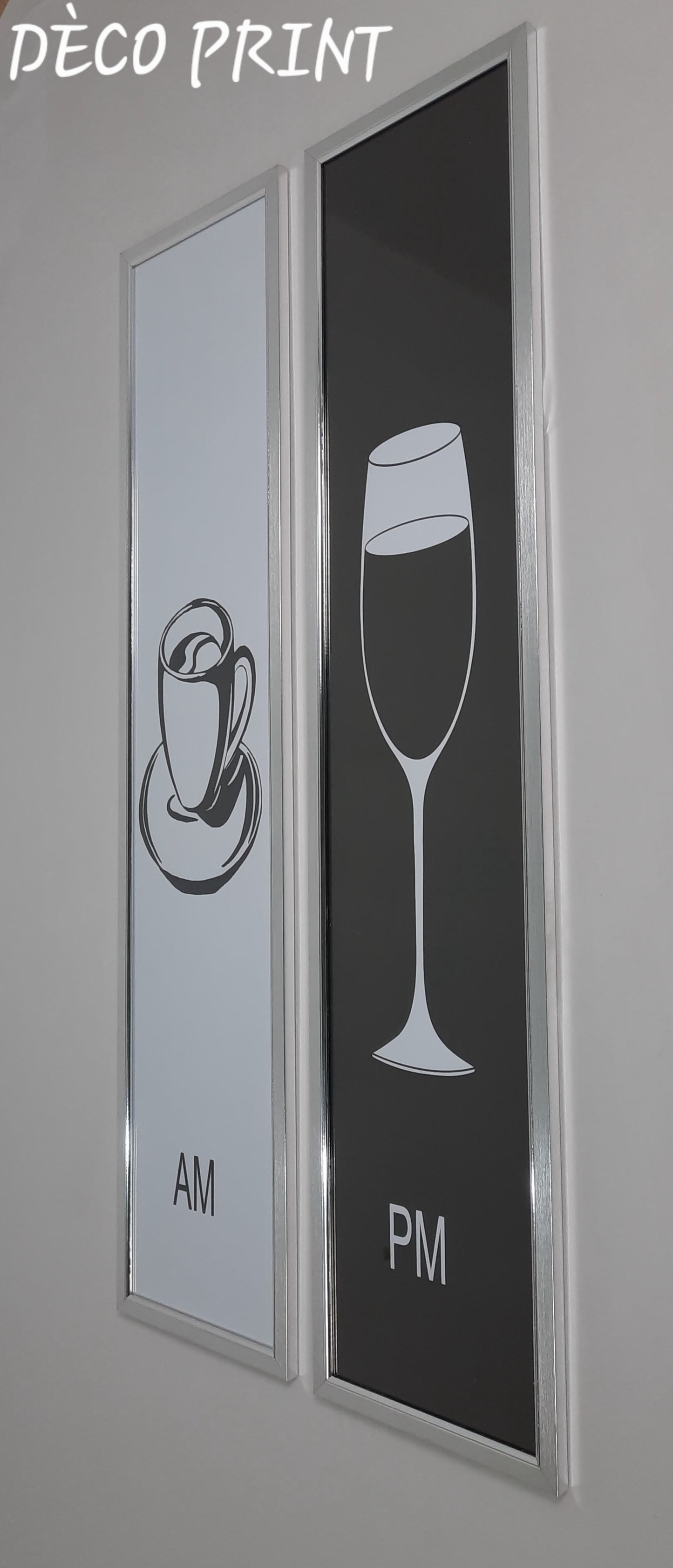 تابلوهات مقاهي بواجهة زجاج أنيقة