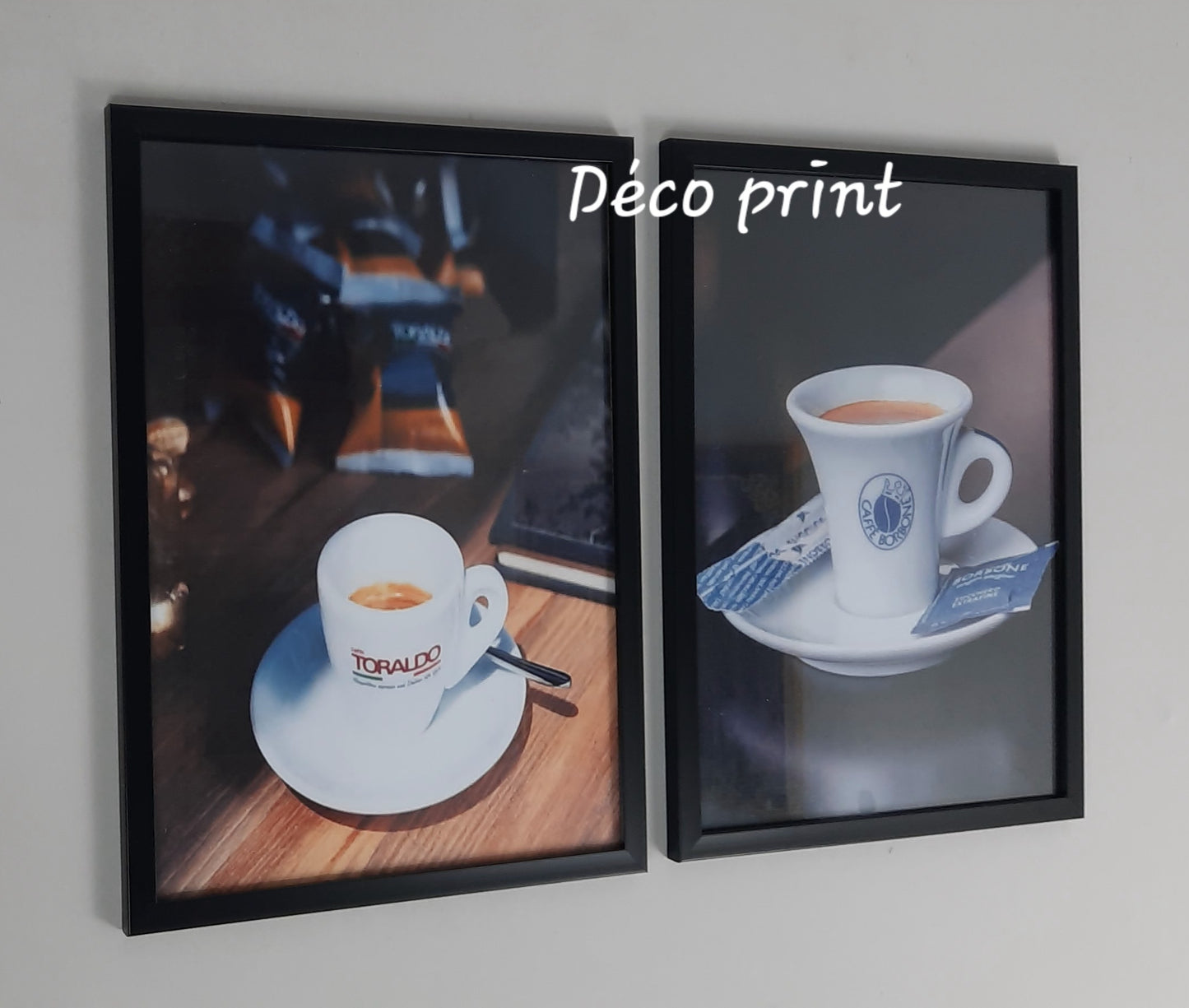 تابلوهات   مقاهي  بواجهة زجاج أنيقة