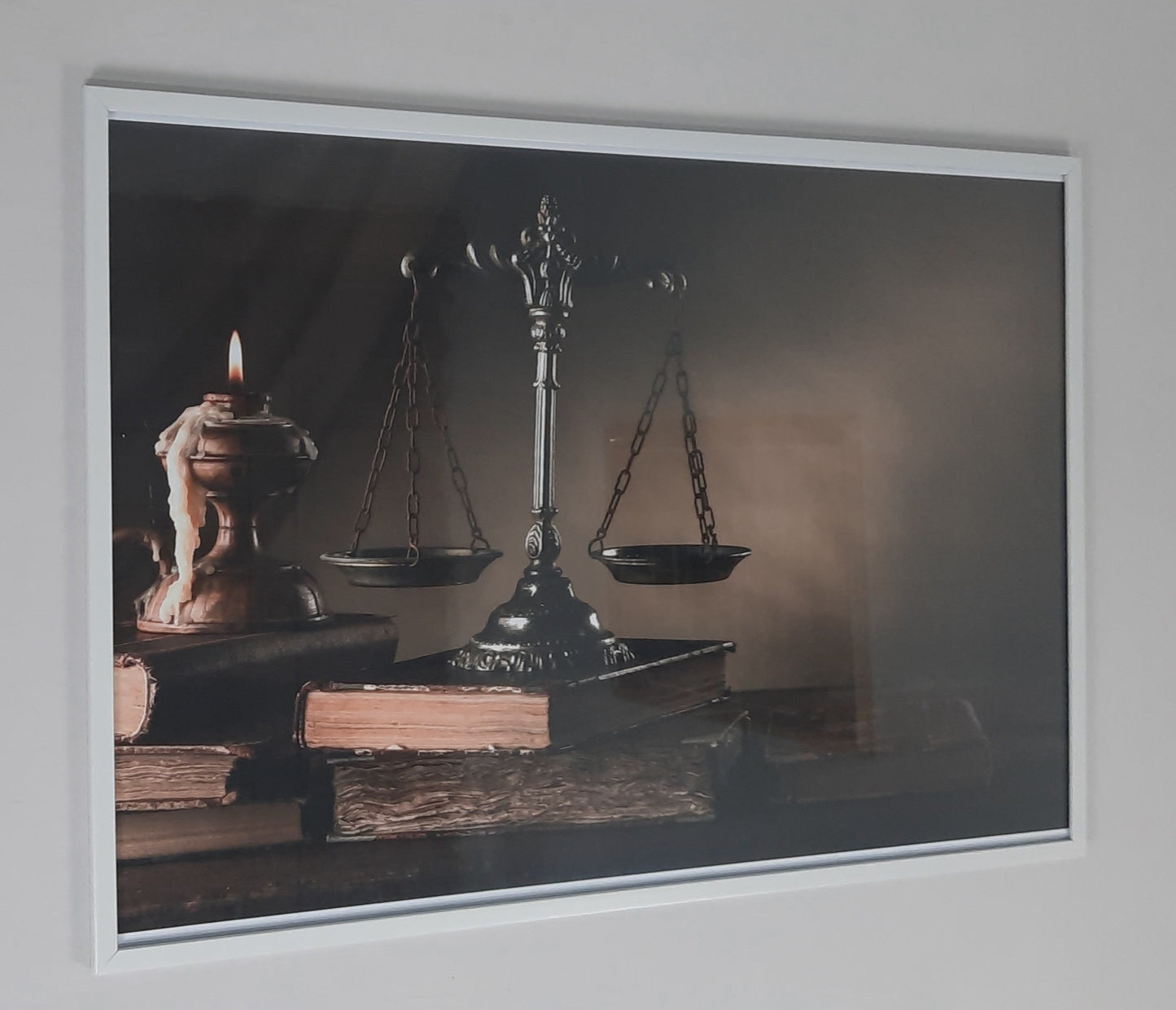 لوحات جدارية خاصة بمكاتب محامي