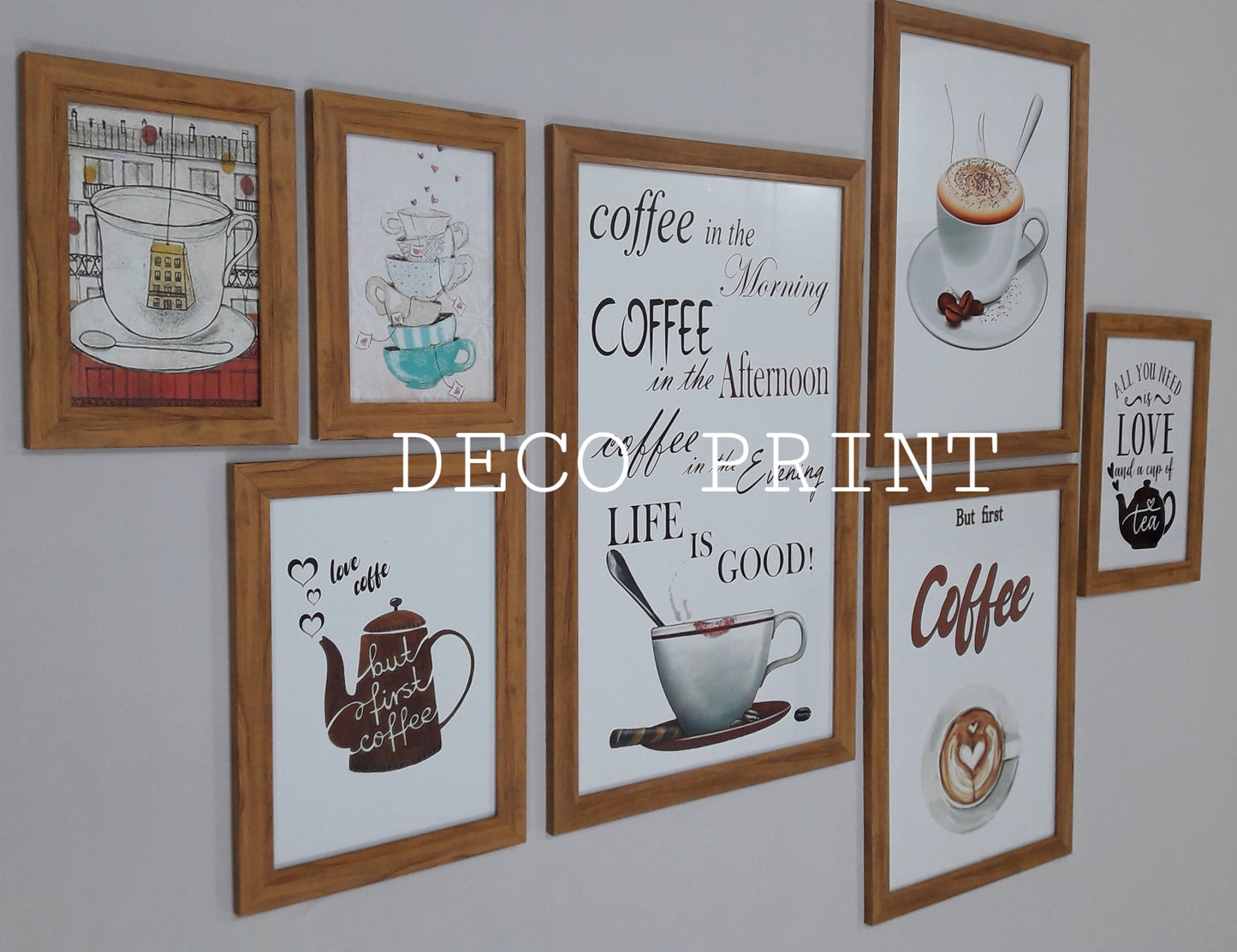 تابلوهات مقاهي بواجهة زجاج أنيقة