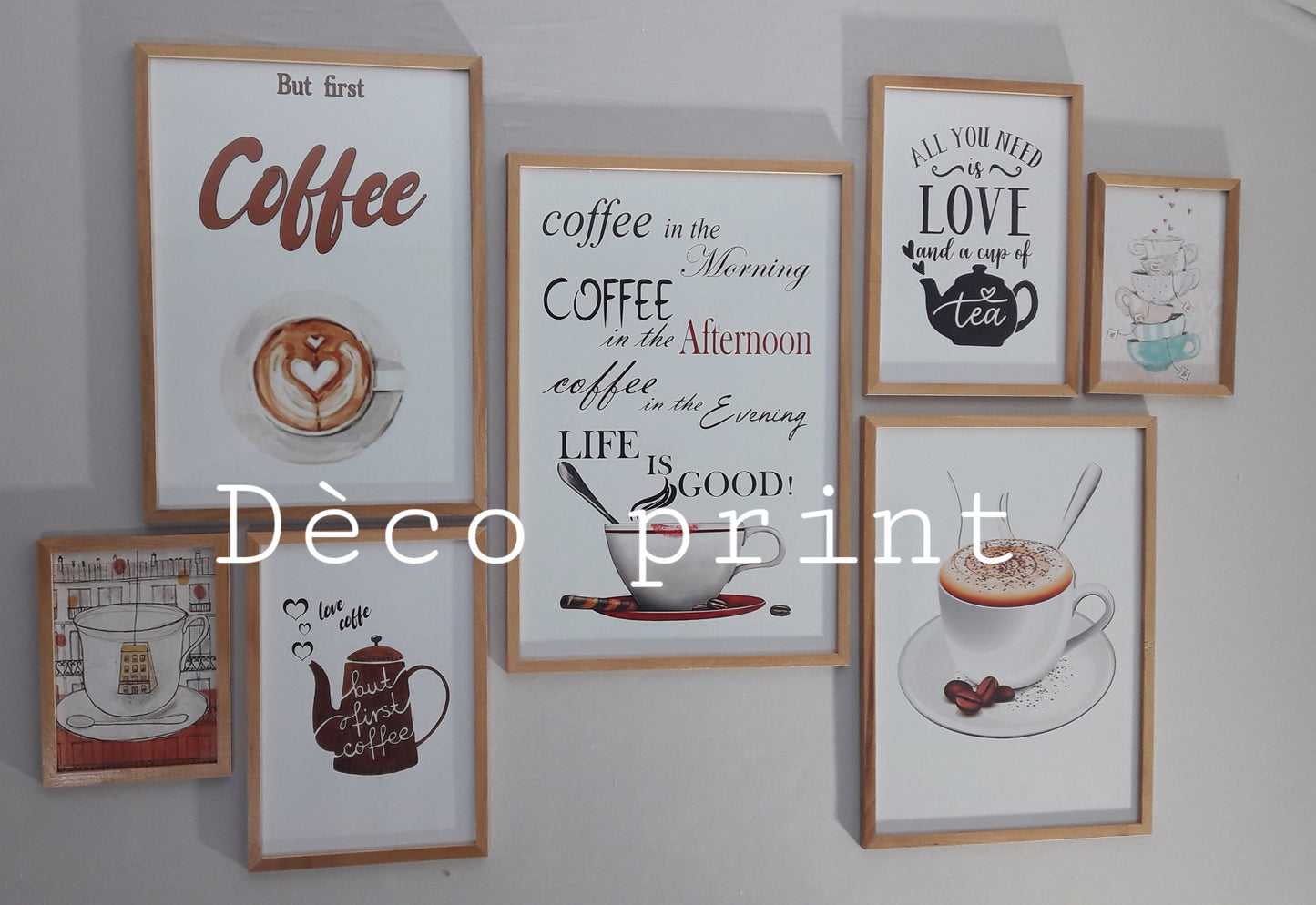 تابلوهات مقاهي بواجهة زجاج أنيقة