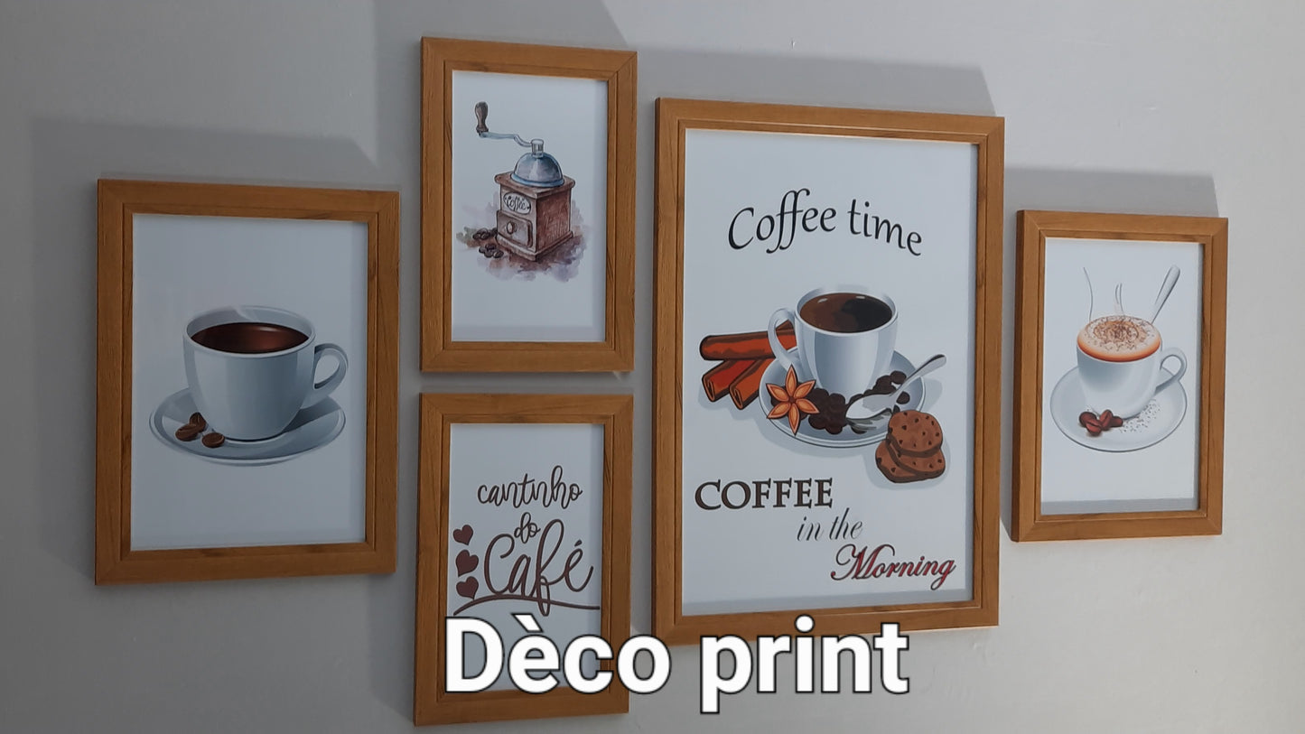 تابلوهات مقاهي بواجهة زجاج أنيقة