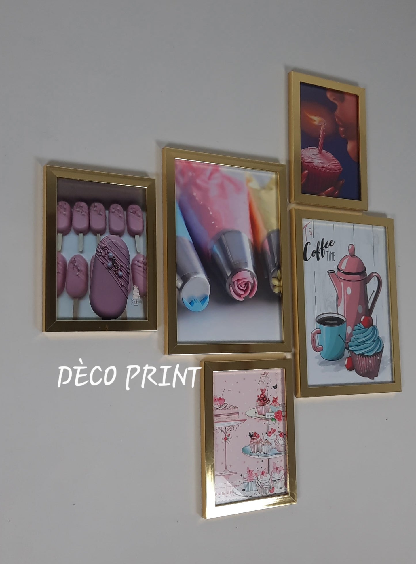 تابلوهات حلويات وباتيسري بواجهة زجاج 🍰