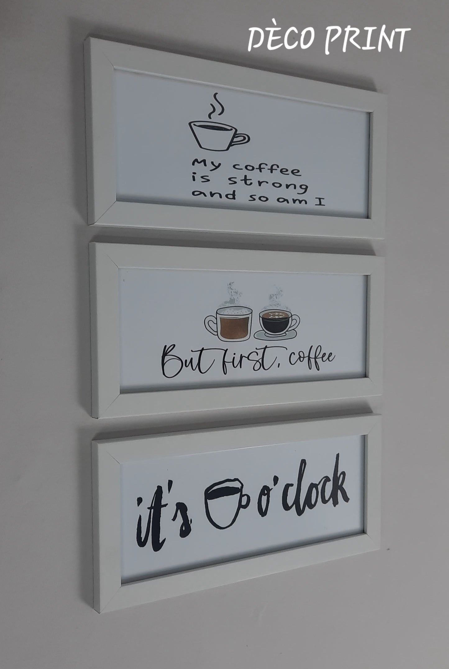 تابلوهات مقاهي بواجهة زجاج أنيقة