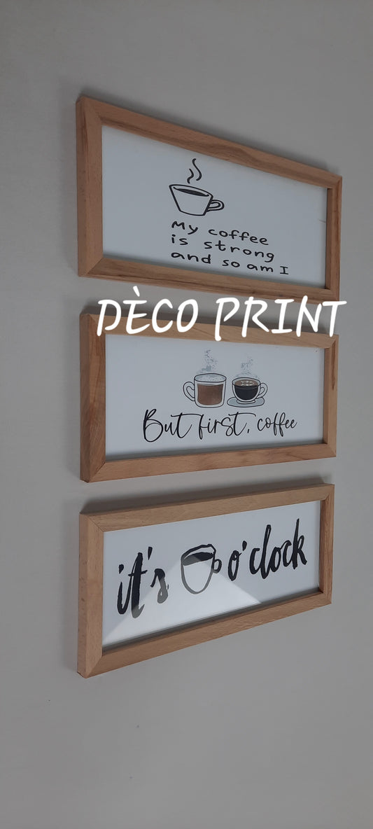 تابلوهات مقاهي بواجهة زجاج أنيقة