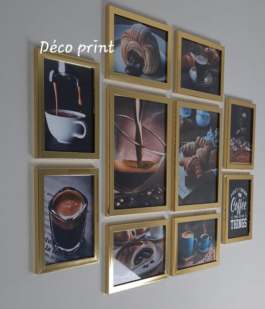 تابلوهات مقاهي بواجهة زجاج أنيقة